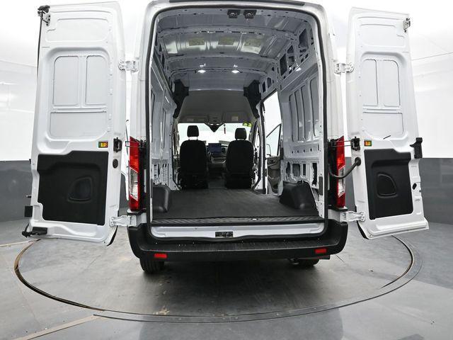 Photo of 2022 Oxford White Ford Transit-350