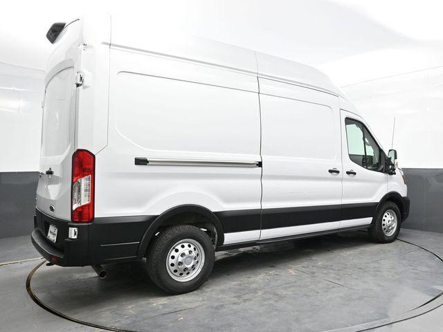 Photo of 2022 Oxford White Ford Transit-350
