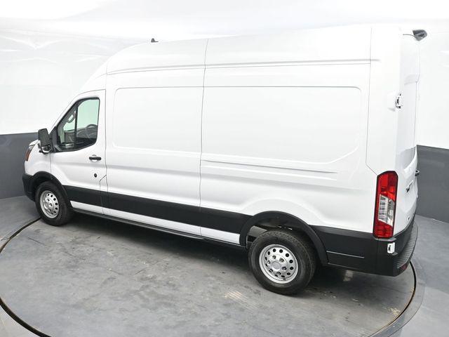 Photo of 2022 Oxford White Ford Transit-350