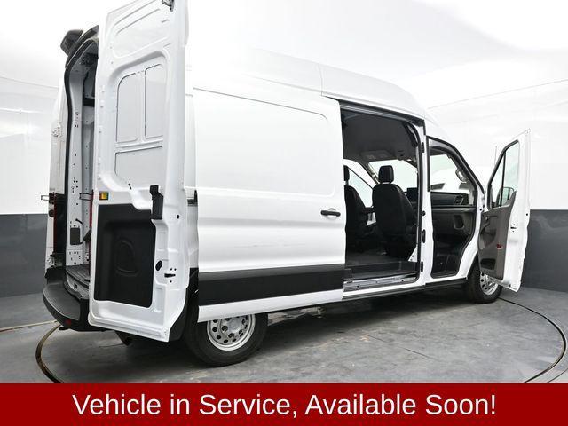 Photo of 2022 Oxford White Ford Transit-350