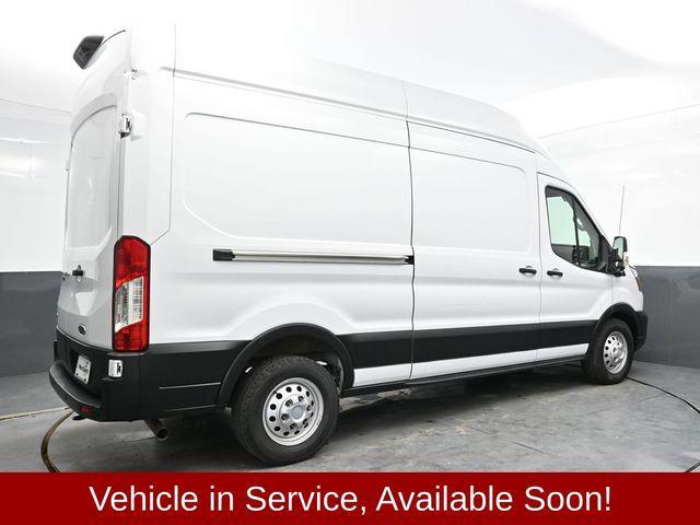 Photo of 2022 Oxford White Ford Transit-350