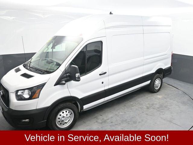 Photo of 2022 Oxford White Ford Transit-350