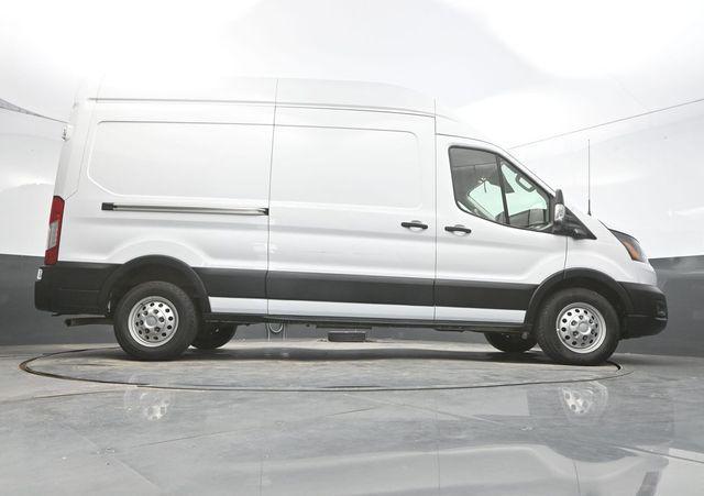 Photo of 2022 Oxford White Ford Transit-350