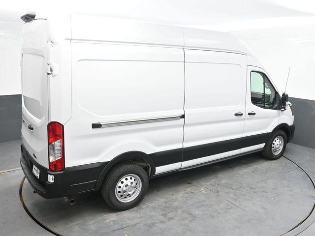 Photo of 2022 Oxford White Ford Transit-350
