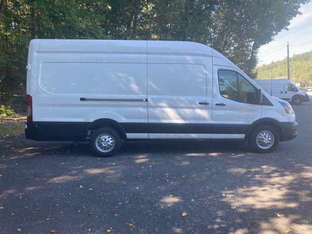 Photo of 2024 Oxford White Ford Transit-350