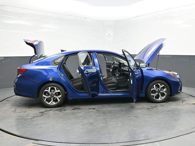 Photo of 2021 Deep Sea Blue Kia Forte