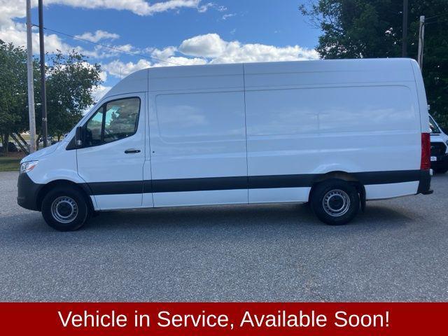 Photo of 2023 White Mercedes-Benz Sprinter 2500