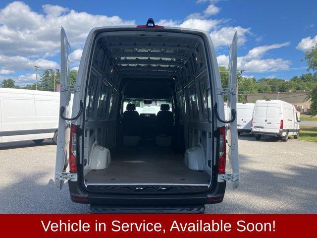Photo of 2023 White Mercedes-Benz Sprinter 2500