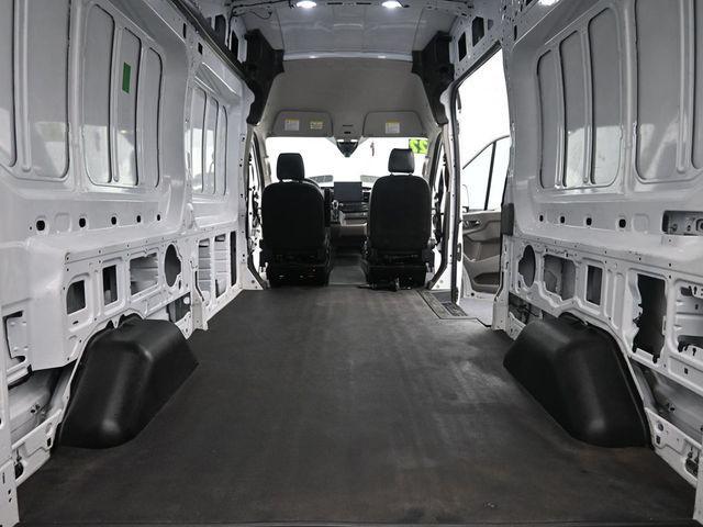 Photo of 2022 Oxford White Ford Transit-350