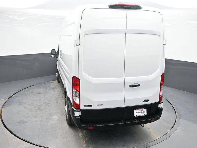 Photo of 2022 Oxford White Ford Transit-350