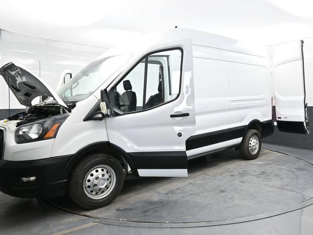 Photo of 2022 Oxford White Ford Transit-350
