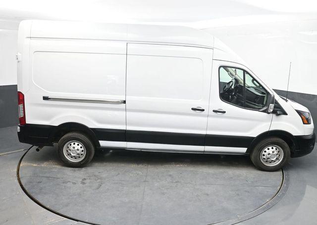 Photo of 2022 Oxford White Ford Transit-350