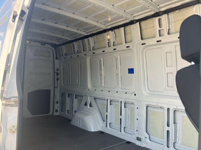 Photo of 2023 White Mercedes-Benz Sprinter 2500