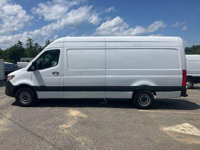 Photo of 2023 White Mercedes-Benz Sprinter 2500