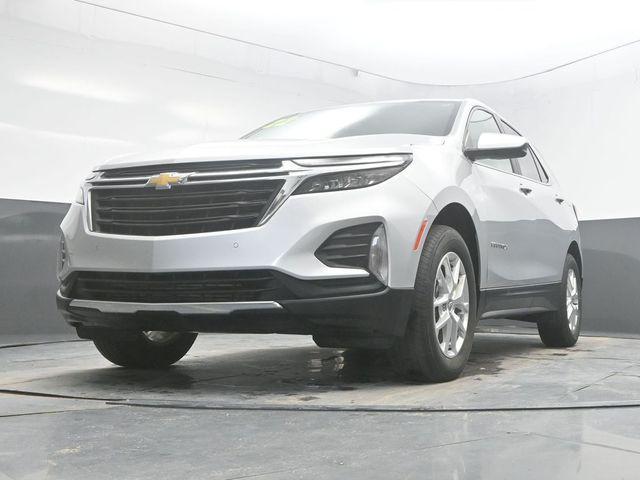 Photo of 2022 Silver Ice Metallic Chevrolet Equinox