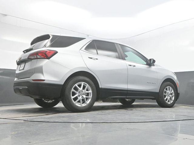 Photo of 2022 Silver Ice Metallic Chevrolet Equinox