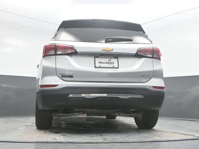 Photo of 2022 Silver Ice Metallic Chevrolet Equinox