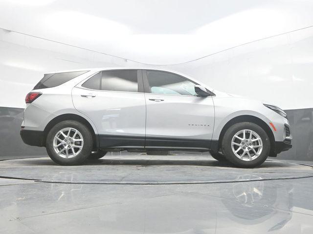 Photo of 2022 Silver Ice Metallic Chevrolet Equinox