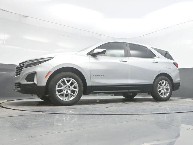 Photo of 2022 Silver Ice Metallic Chevrolet Equinox
