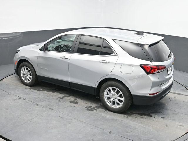Photo of 2022 Silver Ice Metallic Chevrolet Equinox