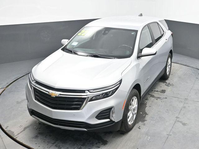 Photo of 2022 Silver Ice Metallic Chevrolet Equinox