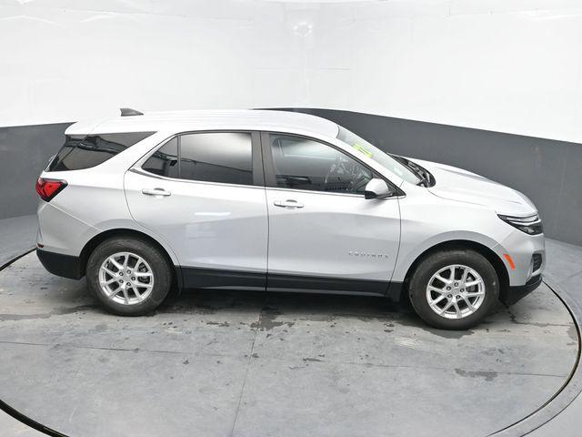Photo of 2022 Silver Ice Metallic Chevrolet Equinox