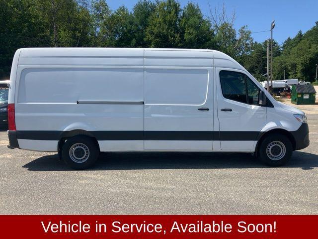 Photo of 2023 White Mercedes-Benz Sprinter 2500