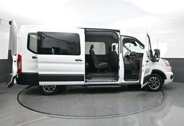 Photo of 2022 Oxford White Ford Transit-350