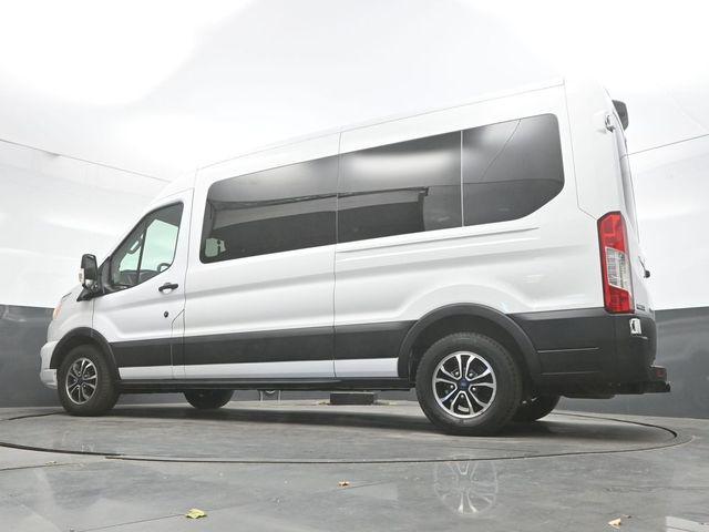 Photo of 2022 Oxford White Ford Transit-350