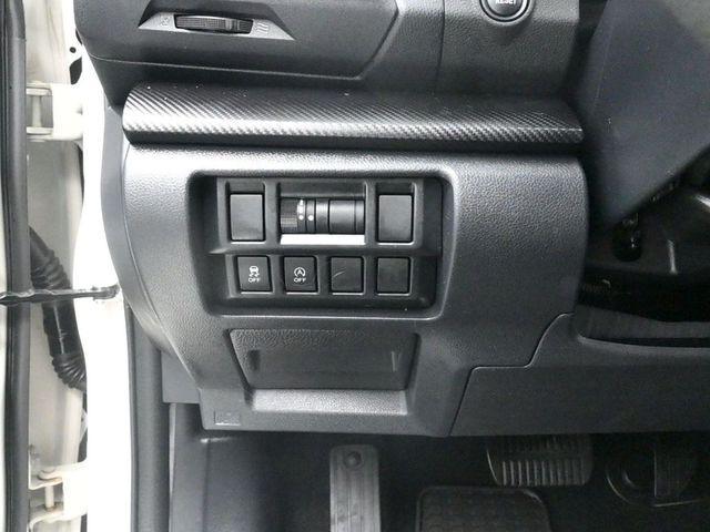 Photo of 2022 Crystal White Pearl Subaru Crosstrek