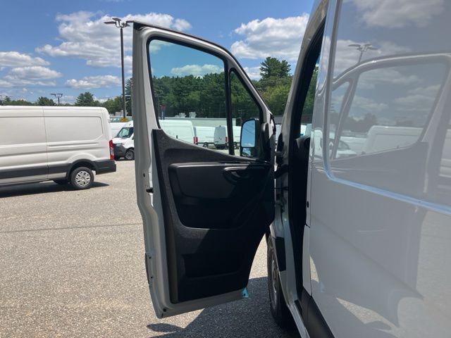 Photo of 2023 White Mercedes-Benz Sprinter 2500
