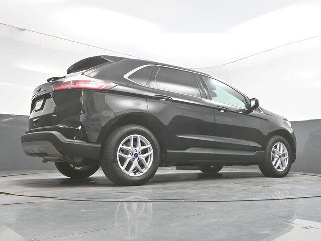 Photo of 2022 Agate Black Metallic Ford Edge