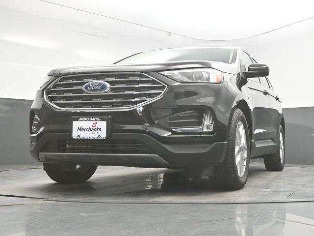 Photo of 2022 Agate Black Metallic Ford Edge