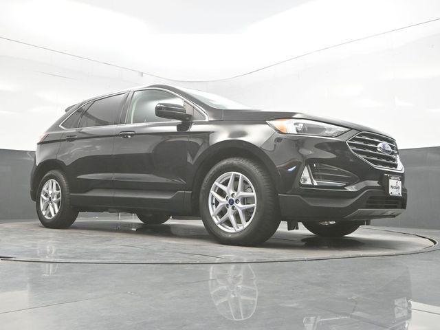 Photo of 2022 Agate Black Metallic Ford Edge
