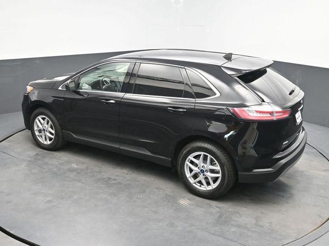 Photo of 2022 Agate Black Metallic Ford Edge