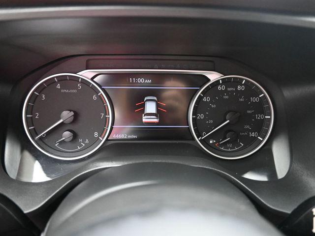 Photo of 2023 Glacier White Nissan Rogue