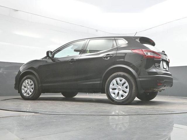 Photo of 2020 Magnetic Black Pearl Nissan Rogue Sport