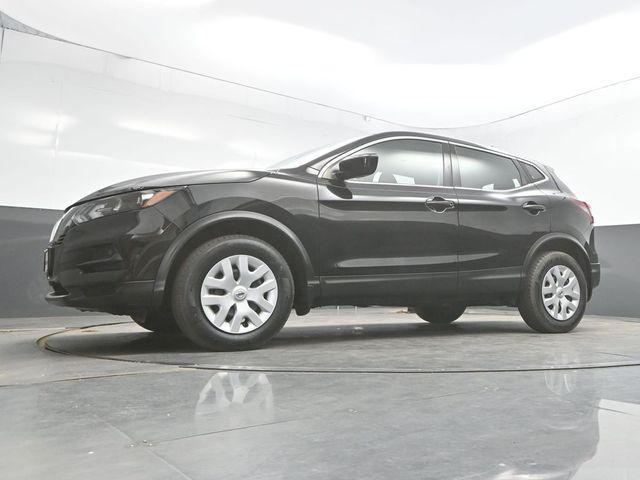 Photo of 2020 Magnetic Black Pearl Nissan Rogue Sport