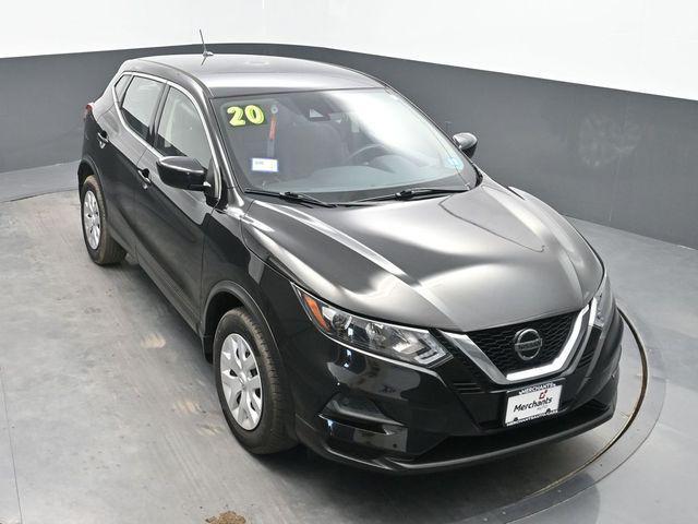 Photo of 2020 Magnetic Black Pearl Nissan Rogue Sport