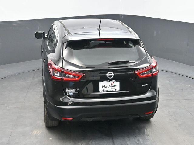 Photo of 2020 Magnetic Black Pearl Nissan Rogue Sport