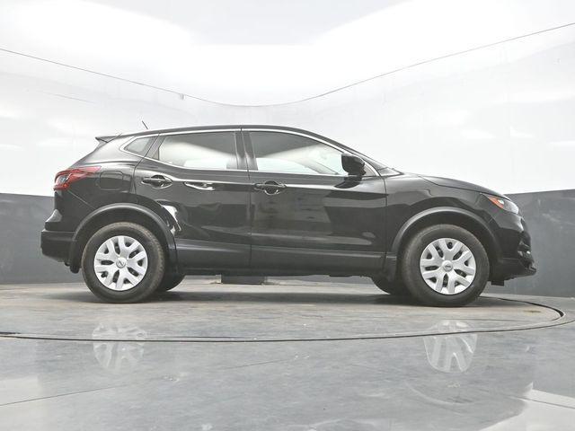 Photo of 2020 Magnetic Black Pearl Nissan Rogue Sport