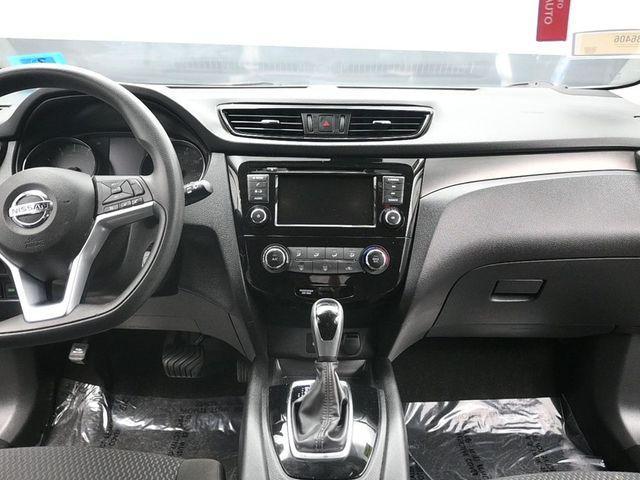 Photo of 2020 Magnetic Black Pearl Nissan Rogue Sport