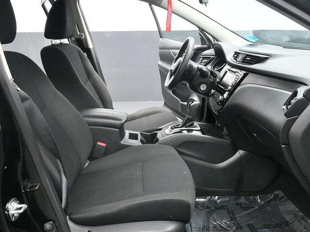 Photo of 2020 Magnetic Black Pearl Nissan Rogue Sport