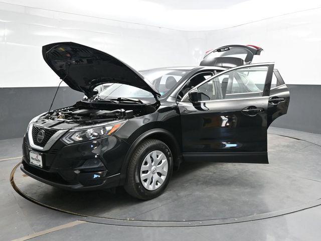 Photo of 2020 Magnetic Black Pearl Nissan Rogue Sport
