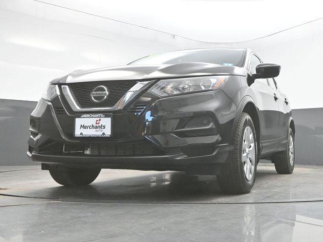 Photo of 2020 Magnetic Black Pearl Nissan Rogue Sport