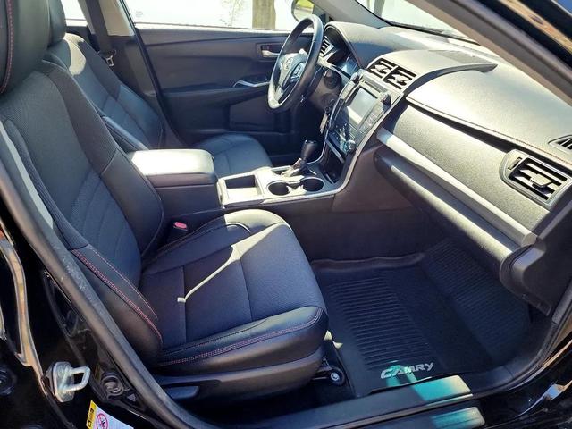 Photo of 2017 Midnight Black Metallic Toyota Camry
