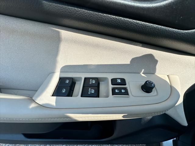 Photo of 2017 Tan Subaru Outback