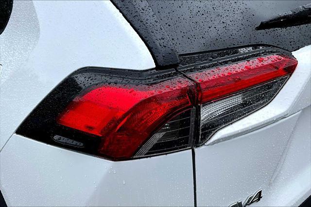 Photo of 2024 Ice Cap Toyota RAV4
