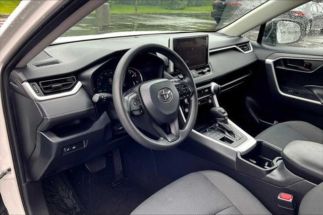 Photo of 2024 Ice Cap Toyota RAV4