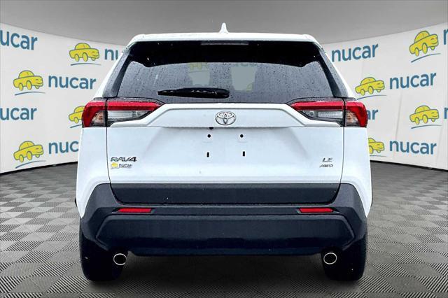 Photo of 2024 Ice Cap Toyota RAV4